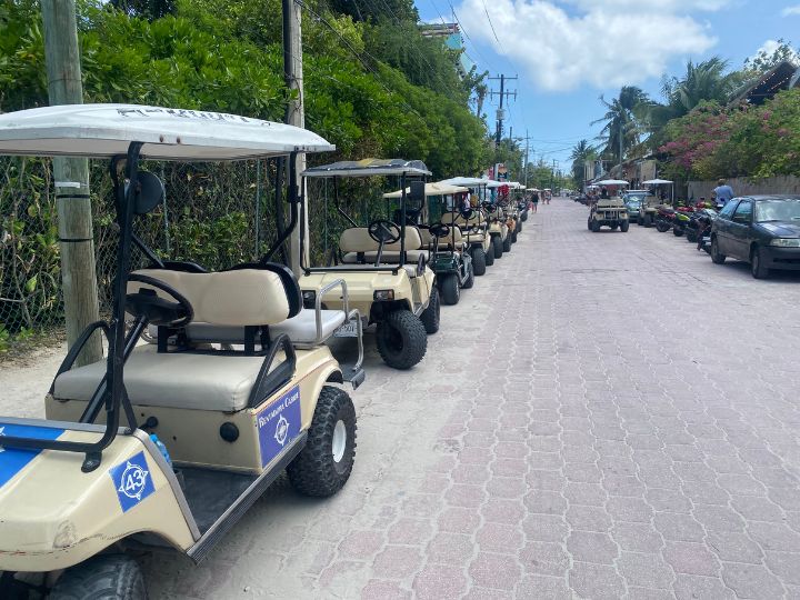digital nomad gets around the Isla Mujeres